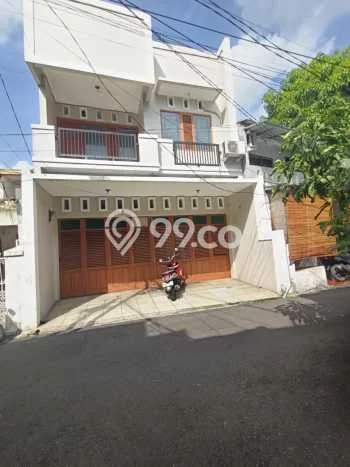 Rumah Cantik Siap Pakai Di Tebet Luas 150m2 Lokasi Strategis Rumah Cantik Siap Pakai Di Tebet Luas 150m2 Lokasi Strategis