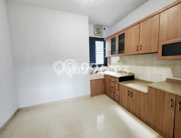 Disewakan Cepat Rumah Kondisi Bagus di Kawasan Tebet, Jakarta Selatan Disewakan Cepat Rumah Kondisi Bagus di Kawasan Tebet, Jakarta Selatan