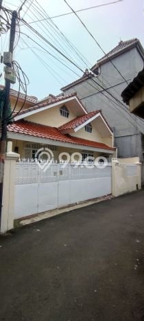 Rumah area Tebet, 3 KM, Dekat Universitas, Luas 145m² Bangunan 160m² Rumah area Tebet, 3 KM, Dekat Universitas, Luas 145m² Bangunan 160m²