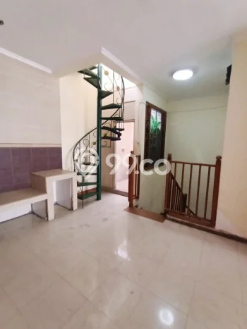 Rumah Cantik Siap Pakai Di Tebet Luas 150m2 Lokasi Strategis Rumah Cantik Siap Pakai Di Tebet Luas 150m2 Lokasi Strategis
