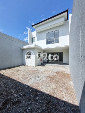 Ready to Use! Luxury House LT 260m2 Desain Elegan di Pondok Hijau Ready to Use! Luxury House LT 260m2 Desain Elegan di Pondok Hijau