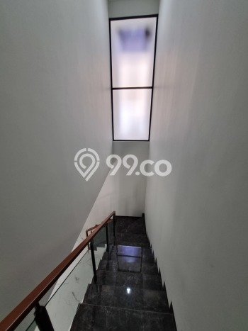 Ready to Use! Luxury House LT 147m2 Desain Elegan di Mekar Wangi Ready to Use! Luxury House LT 147m2 Desain Elegan di Mekar Wangi