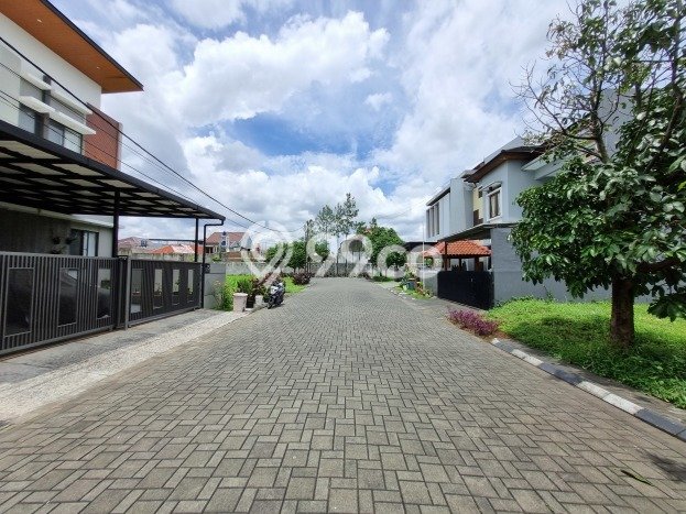 Untuk Dijual Tanah di Batununggal Bandung Luas 200m2 - Untuk Dijual Tanah di Batununggal Bandung Luas 200m2 -