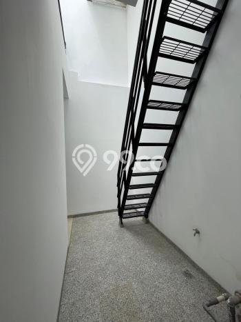 Rumah Elit Modern Tanpa Renovasi di Setra Duta Bandung Rumah Elit Modern Tanpa Renovasi di Setra Duta Bandung