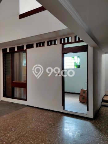 Rumah Mewah LB 300m2 Siap Pakai Desain Elegan di Riau, Bandung Rumah Mewah LB 300m2 Siap Pakai Desain Elegan di Riau, Bandung