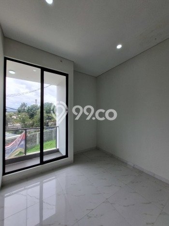 For Sale Rumah 4 Kamar Lokasi Strategis Bagus dan Strategis di Batununggal For Sale Rumah 4 Kamar Lokasi Strategis Bagus dan Strategis di Batununggal
