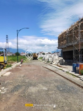 Ruko Dijual di Bandung LT 290m2 & LB 160m2 Lokasi Terbaik! Ruko Dijual di Bandung LT 290m2 & LB 160m2 Lokasi Terbaik!