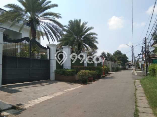 For Sale Rumah Elit Exclusive di Ciputat Timur, Tangerang Selatan For Sale Rumah Elit Exclusive di Ciputat Timur, Tangerang Selatan
