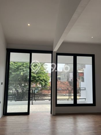 Jual Rumah Mewah Elegan Dengan View Cantik di Ragunan, Jakarta Selatan Jual Rumah Mewah Elegan Dengan View Cantik di Ragunan, Jakarta Selatan