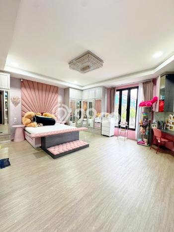 Rumah Mewah Dijual LT 1428m2 di Cinere, Depok Rumah Mewah Dijual LT 1428m2 di Cinere, Depok