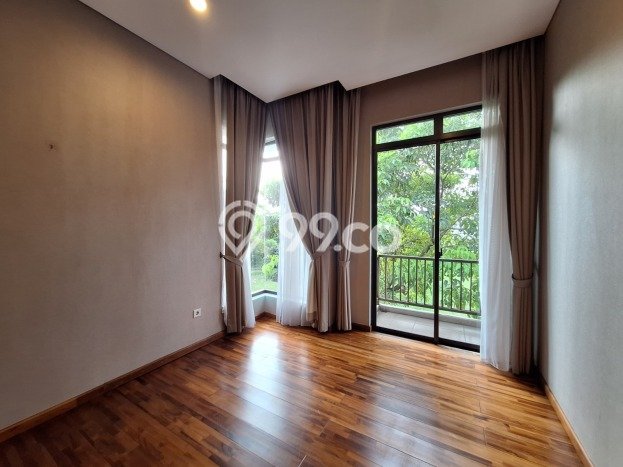 Rumah Elit Modern Tanpa Renovasi di Lebak Bulus Jakarta Selatan Rumah Elit Modern Tanpa Renovasi di Lebak Bulus Jakarta Selatan
