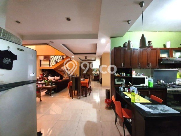 Ready to Use! Premium House LT 305m2 Desain Modern di Lebak Bulus Ready to Use! Premium House LT 305m2 Desain Modern di Lebak Bulus