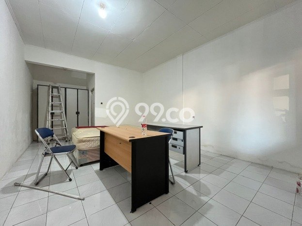 Dijual Rumah Kost di Margonda, Depok, 68 KT, 68 KM, Bangunan 1885m2 Dijual Rumah Kost di Margonda, Depok, 68 KT, 68 KM, Bangunan 1885m2