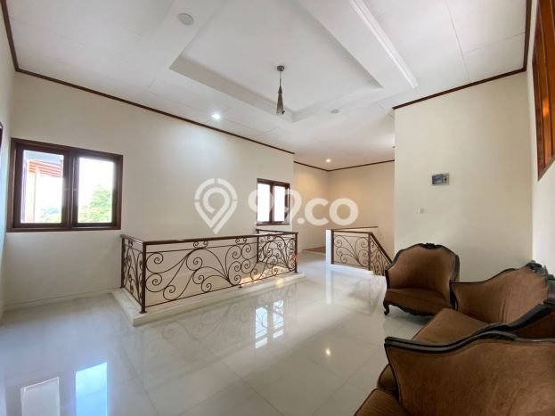 Hunian Mewah Siap Huni LT 240m2 di Cinere, Depok Hunian Mewah Siap Huni LT 240m2 di Cinere, Depok