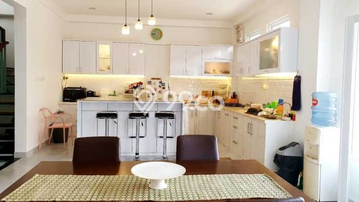 Hunian Cantik Minimalis Lb 220m2 di Cinere, Depok Hunian Cantik Minimalis Lb 220m2 di Cinere, Depok