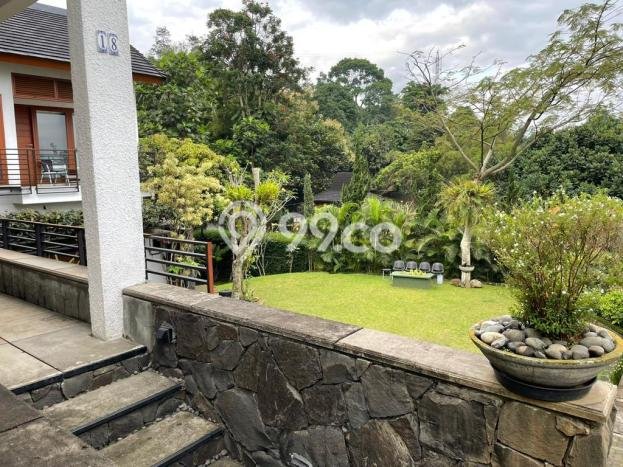 Dijual Rumah Mewah Elegan Dengan View Eksklusif di Dago, Bandung Dijual Rumah Mewah Elegan Dengan View Eksklusif di Dago, Bandung