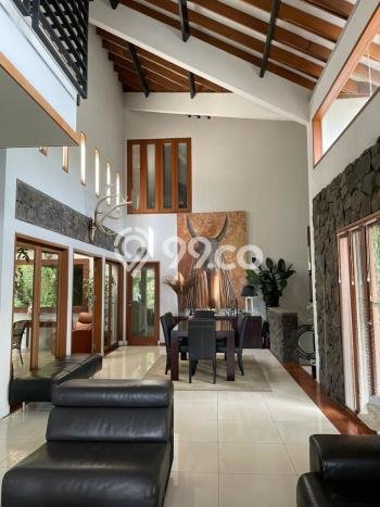 Dijual Rumah Mewah Elegan Dengan View Eksklusif di Dago, Bandung Dijual Rumah Mewah Elegan Dengan View Eksklusif di Dago, Bandung