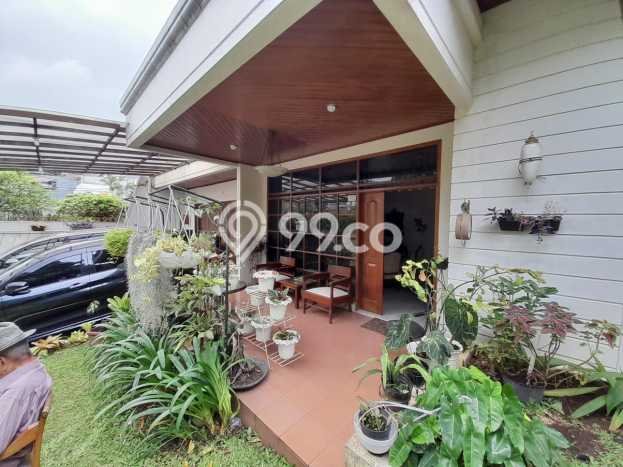 Rumah Elit Modern Tanpa Renovasi di Setra Sari Bandung Rumah Elit Modern Tanpa Renovasi di Setra Sari Bandung