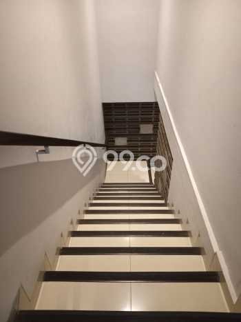 Rumah Elit LB 800m2 Siap Pakai Desain Elegan di Sayap Dago, Bandung Rumah Elit LB 800m2 Siap Pakai Desain Elegan di Sayap Dago, Bandung