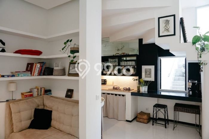Rumah dengan Lokasi Strategis 10 KT di Seminyak, Badung Rumah dengan Lokasi Strategis 10 KT di Seminyak, Badung