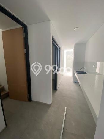 Bisa KPR! Rumah Setra Duta, Bandung, Luas 138m² Bangunan 275m² Bisa KPR! Rumah Setra Duta, Bandung, Luas 138m² Bangunan 275m²