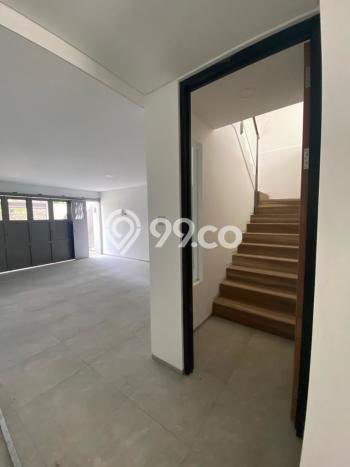 Bisa KPR! Rumah Setra Duta, Bandung, Luas 138m² Bangunan 275m² Bisa KPR! Rumah Setra Duta, Bandung, Luas 138m² Bangunan 275m²