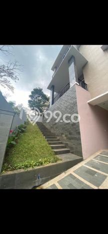 INVESTASI TEPAT! Rumah di Dago, LT 236m² Bangunan 400m² INVESTASI TEPAT! Rumah di Dago, LT 236m² Bangunan 400m²