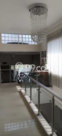 Dijual Cepat Rumah dengan 4 Kamar Tidur dan 4 Kamar Mandi di Area Antapani, Bandung Dijual Cepat Rumah dengan 4 Kamar Tidur dan 4 Kamar Mandi di Area Antapani, Bandung
