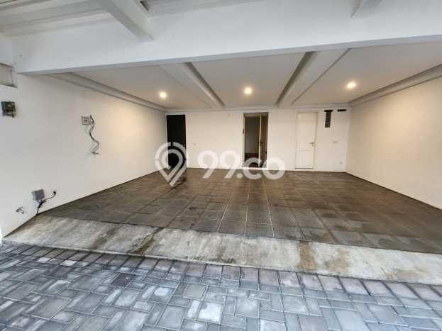 Dijual Rumah Luas Elegan Dengan View Cantik di Setra Duta, Bandung Dijual Rumah Luas Elegan Dengan View Cantik di Setra Duta, Bandung