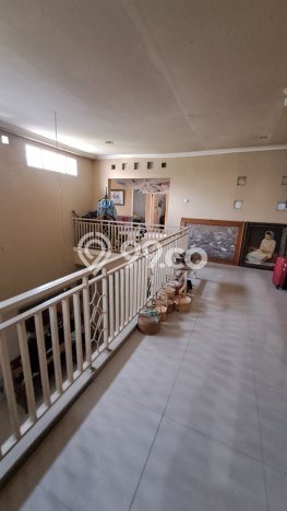 Ready to Use! Luxury House LT 209m2 Desain Elegan di Turangga Ready to Use! Luxury House LT 209m2 Desain Elegan di Turangga