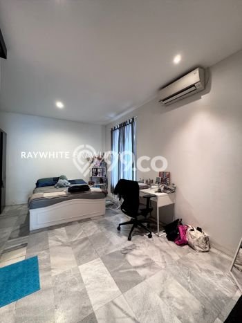 Rumah Elit LB 300m2 Siap Pakai Desain Elegan di Lebak Bulus, Jakarta Selatan Rumah Elit LB 300m2 Siap Pakai Desain Elegan di Lebak Bulus, Jakarta Selatan