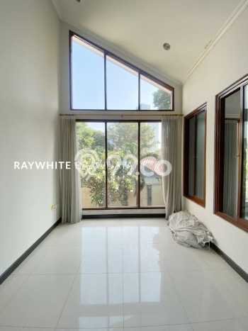 Rumah Luxury Modern Siap Huni di Kuningan Jakarta Selatan Rumah Luxury Modern Siap Huni di Kuningan Jakarta Selatan