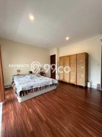 Rumah Elit Modern Tanpa Renovasi di Jati Padang Jakarta Selatan Rumah Elit Modern Tanpa Renovasi di Jati Padang Jakarta Selatan