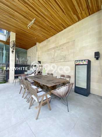 Ready to Use! Luxury House LT 490m2 Desain Elegan di Bintaro Ready to Use! Luxury House LT 490m2 Desain Elegan di Bintaro