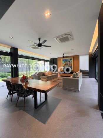 Siap Huni Rumah Mewah 4 Kamar di Kebayoran Baru Dekat ke Mana Saja Siap Huni Rumah Mewah 4 Kamar di Kebayoran Baru Dekat ke Mana Saja
