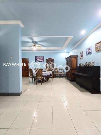 Dijual Rumah Luas Elegan Dengan View Cantik di TB Simatupang, Jakarta Selatan Dijual Rumah Luas Elegan Dengan View Cantik di TB Simatupang, Jakarta Selatan
