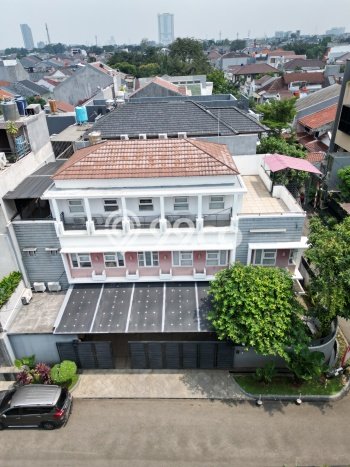 Ready to Use! Luxury House LT 260m2 Desain Elegan di Pondok Indah Ready to Use! Luxury House LT 260m2 Desain Elegan di Pondok Indah