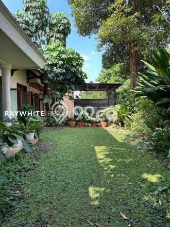 Hunian Mewah Siap Huni LT 633m2 di Pancoran, Jakarta Selatan Hunian Mewah Siap Huni LT 633m2 di Pancoran, Jakarta Selatan