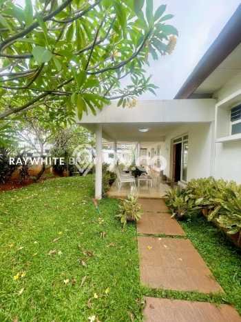 Rumah Elit LB 500m2 Siap Pakai Desain Elegan di Kemang, Jakarta Selatan Rumah Elit LB 500m2 Siap Pakai Desain Elegan di Kemang, Jakarta Selatan