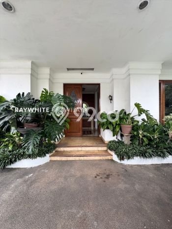 Rumah Luxury Modern Tanpa Renovasi di Kemang Jakarta Selatan Rumah Luxury Modern Tanpa Renovasi di Kemang Jakarta Selatan