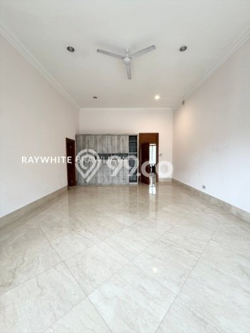 Hunian Mewah LB 550m2 Siap Huni Desain Elegan di Antasari, Jakarta Selatan Hunian Mewah LB 550m2 Siap Huni Desain Elegan di Antasari, Jakarta Selatan