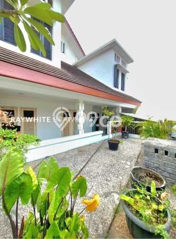 Hunian Asri 4 KT di Kebayoran Baru, Jakarta Selatan - LT 353m² Hunian Asri 4 KT di Kebayoran Baru, Jakarta Selatan - LT 353m²