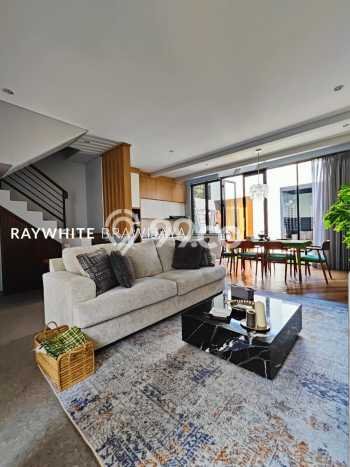 Rumah Modern Minimalis 3 KT Siap Huni di Jagakarsa Rumah Modern Minimalis 3 KT Siap Huni di Jagakarsa