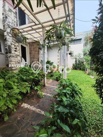Rumah Luxury Modern Siap Huni di Bintaro Tangerang Selatan Rumah Luxury Modern Siap Huni di Bintaro Tangerang Selatan