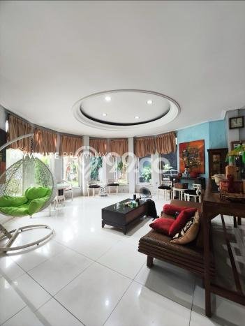 SPECIAL OFFER! Rumah di Kemang, 4 KT, Area Strategis, LT 550m2m² Bangunan 700m2m² SPECIAL OFFER! Rumah di Kemang, 4 KT, Area Strategis, LT 550m2m² Bangunan 700m2m²