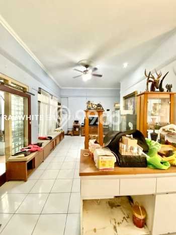 Ready to Use! Premium House LT 296m2 Desain Elegan di Cipete Ready to Use! Premium House LT 296m2 Desain Elegan di Cipete