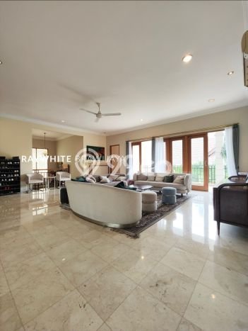 Rumah Luxury Modern Siap Huni di Kemang Jakarta Selatan Rumah Luxury Modern Siap Huni di Kemang Jakarta Selatan