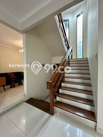 Ready to Use! Luxury House LT 227m2 Desain Modern di Lebak Bulus Ready to Use! Luxury House LT 227m2 Desain Modern di Lebak Bulus