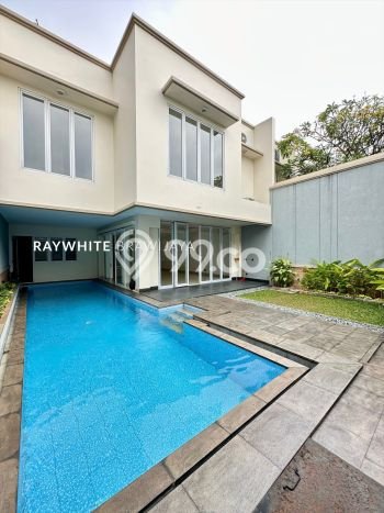 Ready to Use! Premium House LT 381m2 Desain Elegan di Kemang Ready to Use! Premium House LT 381m2 Desain Elegan di Kemang
