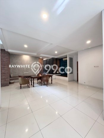 Rumah Elit LB 250m2 Siap Huni Desain Elegan di Lebak Bulus, Jakarta Selatan Rumah Elit LB 250m2 Siap Huni Desain Elegan di Lebak Bulus, Jakarta Selatan